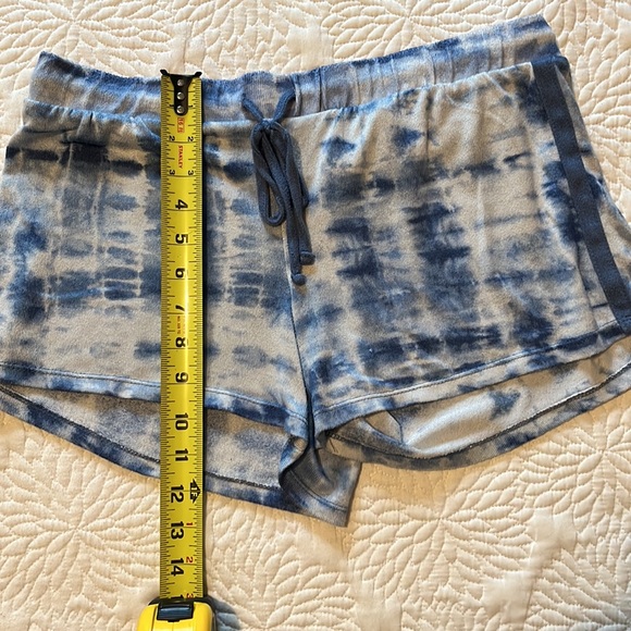 Lucky Brand Soft Terrycloth, Tie-dye PJs 💙🤍 - Picture 9 of 10